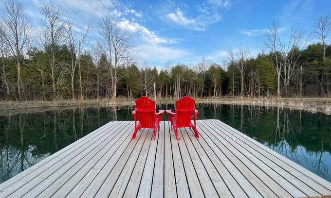 Uxbridge Cottage | Cozy Hobby Farm Cottage in Uxbridge