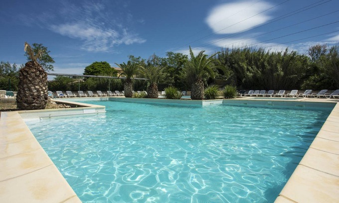 Arles House | Cozy holiday home 7p in holiday park with large swimming pool in Arles, wifi, air conditioning