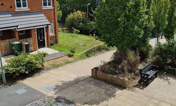 Peterborough House | Cozy Holiday Home for Your Family. Only 5 Miles From the Station