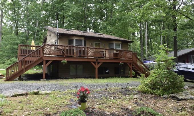 Hawley House | Cozy Home Close to Lake, Hiking Trails