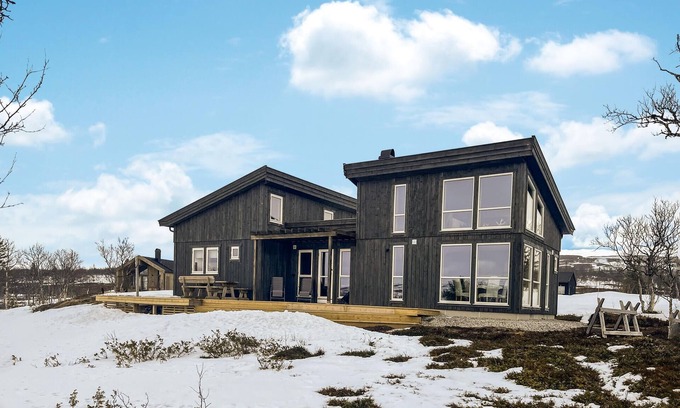 Holtalen House | Cozy home in ålen with WiFi