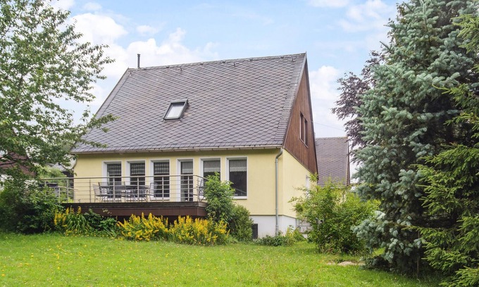 Bad Brambach House | Cozy home in Bad Brambach with sauna
