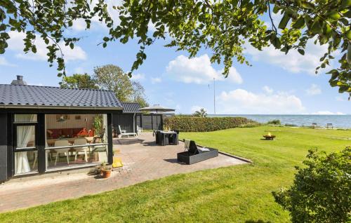 Bjert House | Cozy Home In Bjert With House Sea View