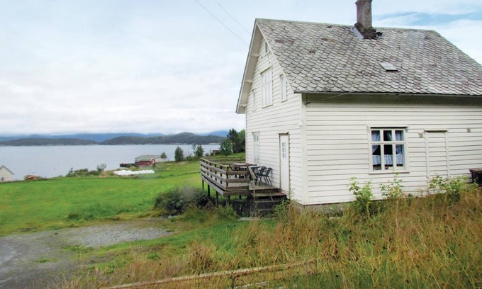 Innbjoa House | Cozy home in Bjoa with kitchen