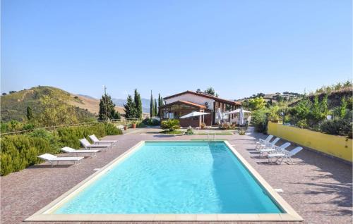 Caccamo House | Cozy Home In Caccamo With Kitchenette