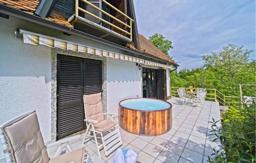 Duga Resa House | Cozy Home In Donji Zvecaj With Kitchen