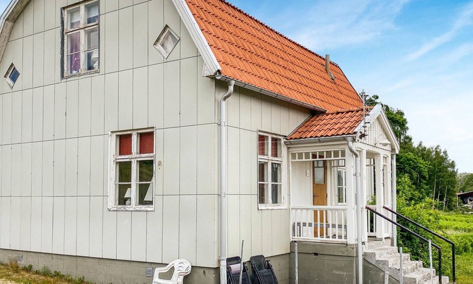 Edsbruk House | Cozy home in Edsbruk with kitchen