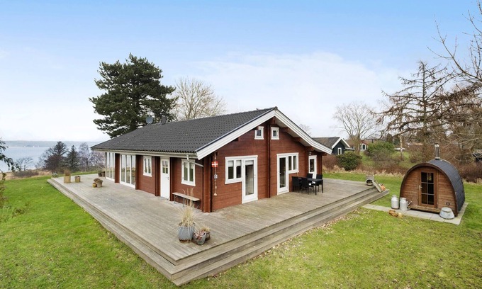 Holbaek House | Cozy home in Holbæk with house sea view