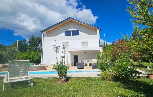Hrvace House | Cozy Home In Hrvace With Jacuzzi