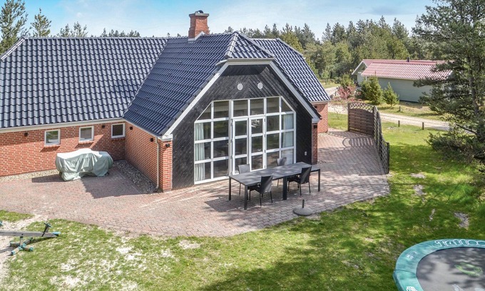 Houstrup House | Cozy home in Nørre Nebel with kitchen