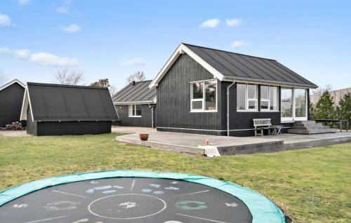 Saksild Strand House | Cozy Home In Odder With Wifi