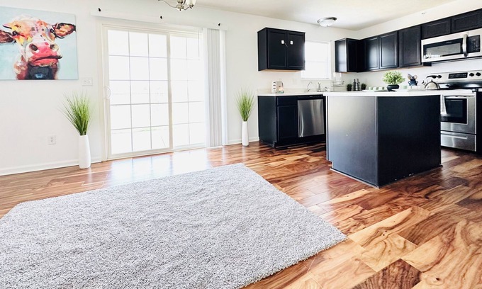 Plainfield House | Cozy home in Plainfield Indiana