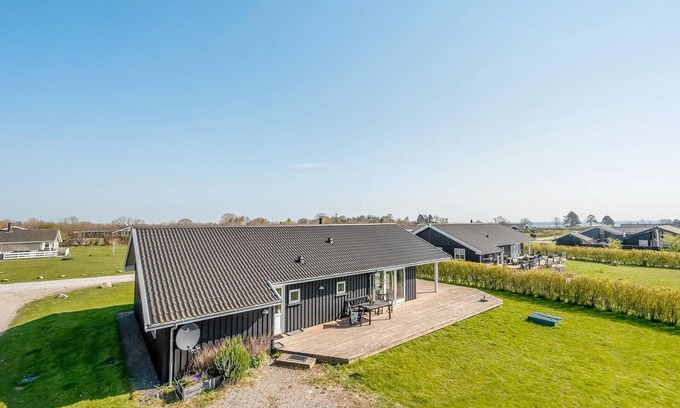 Spodsbjerg House | Cozy home in Rudkøbing with WiFi