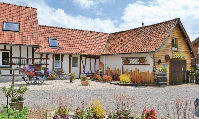 Bourthes House | Cozy Home In Senlecques With Wifi