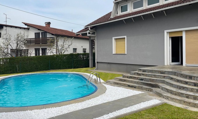 Kraljevec Sesvetski House | Cozy home in Sesvete with WiFi