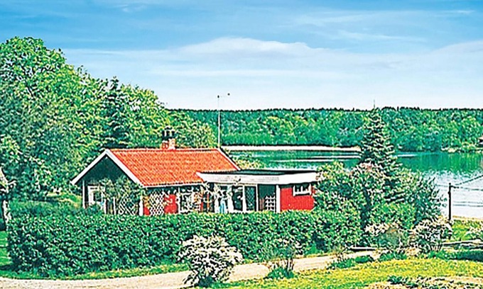 Aspo House | Cozy home in Strängnäs with kitchen
