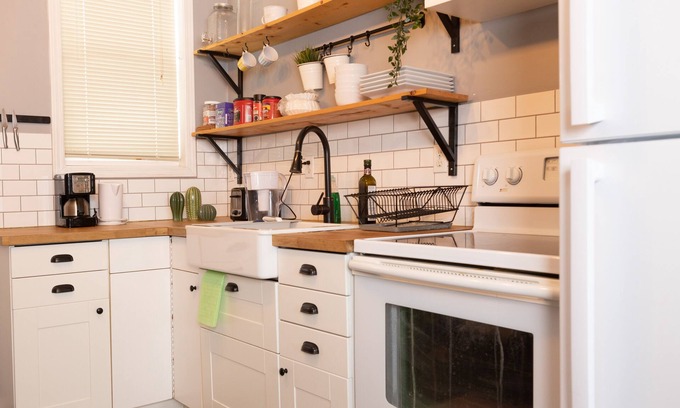 Winnipeg House | Cozy Home in the Heart of Downtown Winnipeg