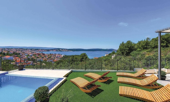 Trogir House | Cozy home in Trogir with WiFi