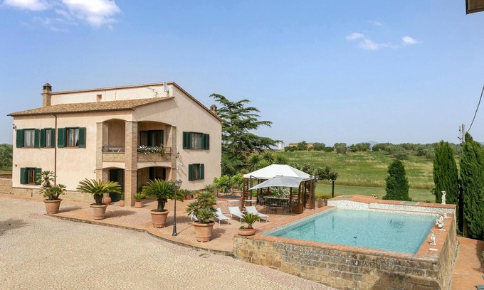 Tuscania House | Cozy home in Tuscania with sauna