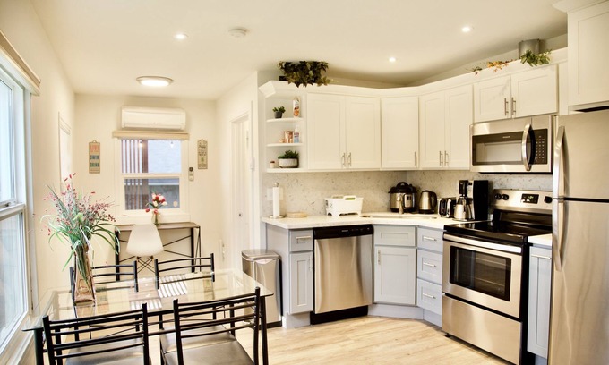 South Tacoma House | Cozy home located conveniently located in Tacoma