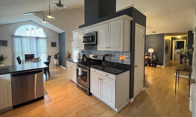 Greensboro House | Cozy home located near airport