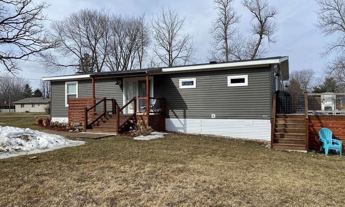 Frontenac House | Cozy home on Frontenac Pond