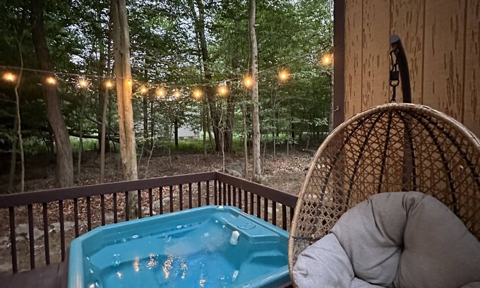 Gouldsboro House | Cozy House in Big Bass Lake Gouldsboro with Hot Tub, Fire Pit, Pool, Ping Pong
