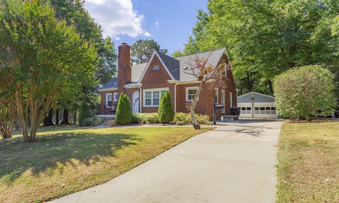 High Point House | Cozy House next to HPU/Close to Furniture Market and Downtown HP.