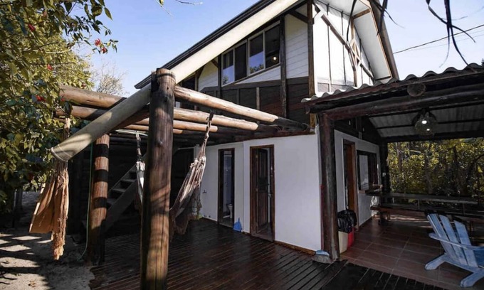Paranagua Cabin | Cozy house with 4 bedrooms 2 bathrooms 3 bedrooms with air conditioning Ilha do Mel