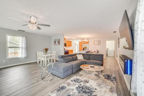 Rome House | Cozy Illinois Retreat with Home Gym and River Views!