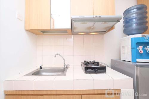Depok Apartment | Cozy Living Studio Room at Margonda Residence 3 Apartment By Travelio