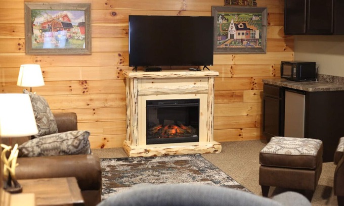 Millersburg Apartment | Cozy Lodge Suite 1/2 Mile from Downtown Berlin