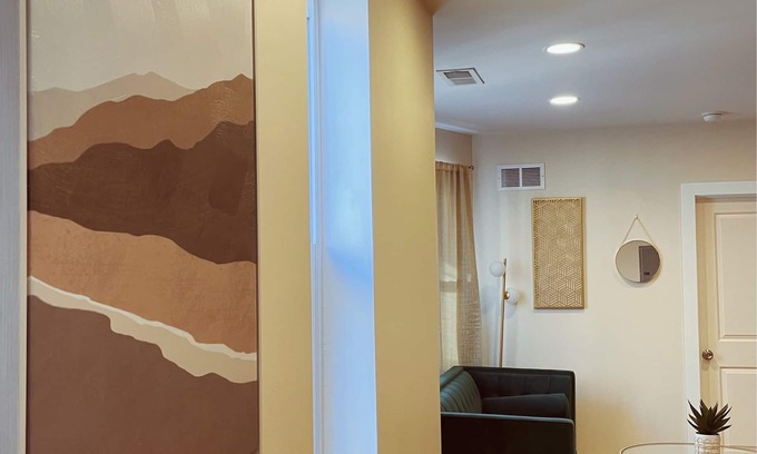 West Philadelphia Apartment | Cozy lodging where Style meets Comfort
