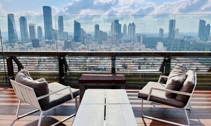 Kagithane Apartment | Cozy Loft with Skyline View in Modern Residence