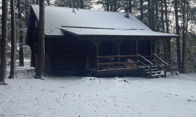 Clarington Cabin | Cozy Log Cabin in Cook Forest