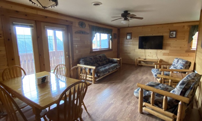 Warrens Cabin | Cozy Lower Cabin with extended patio-Three Bears/Yogi Waterparks