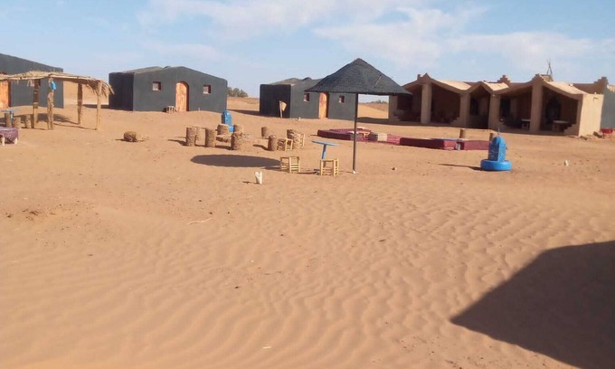 M'Hamid El Ghizlane House | Cozy Camp with 6 bungalows in Mhamid, in the Sahara Dunes authentic Berber life
