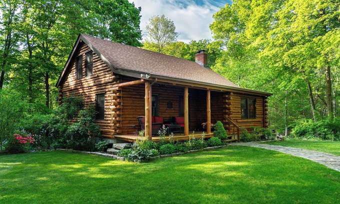 Killingworth Cabin | COZY Maple Tree Cabin - Situated on 6 private acres - short drive to beaches!😎