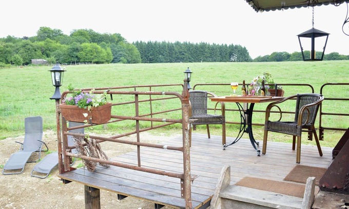 Bievre House | Cozy Mobile Home in Vresse-sur-Semois with Terrace