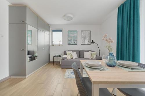 Fabryczna Apartment | Cozy & Modern Studio Rogowska by Noclegi Renters