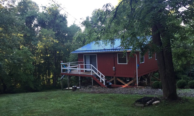 Canton Cabin | Cozy Mountainside Cabin 3400' Near Asheville NC