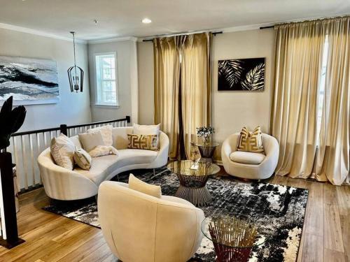 Laurel House | Cozy New Townhome in Laurel, MD