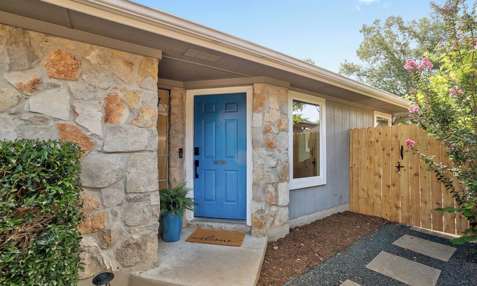 Bratton Park House | Cozy North Austin Getaway Peaceful Near Domain