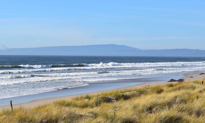 Pajaro Dunes Condo | Cozy, Ocean Front Condo NEW Pickleball Courts