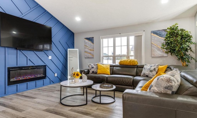 Westwood House | Cozy Ohio Home - Deck, Arcade Games and Near Golfing