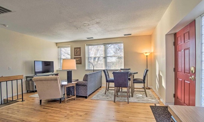 Aksarben - Elmwood Park Apartment | Cozy Omaha Condo - 6 Mi to Henry Doorly Zoo!