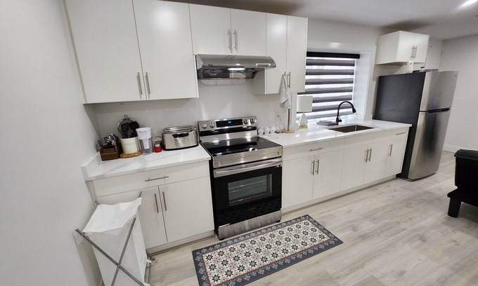 Mission House | Cozy one bed one bath private suite in heart of mission
