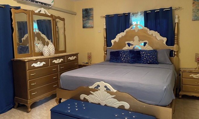 Old Harbour House | Cozy one bedroom for your getaway in Jamaica!
