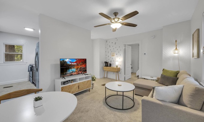 San Marco Apartment | Cozy & Peaceful Getaway in the Heart of San Marco