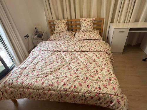 Ajman House | Cozy Peaceful Single Room with Balcony and Attached Washroom